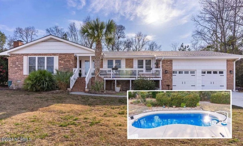 SALTWATER POOL HOME! FULLY REMODELED IN 2019! Golf Course View! - Beach Home for sale in Hampstead, North Carolina on Beachhouse.com