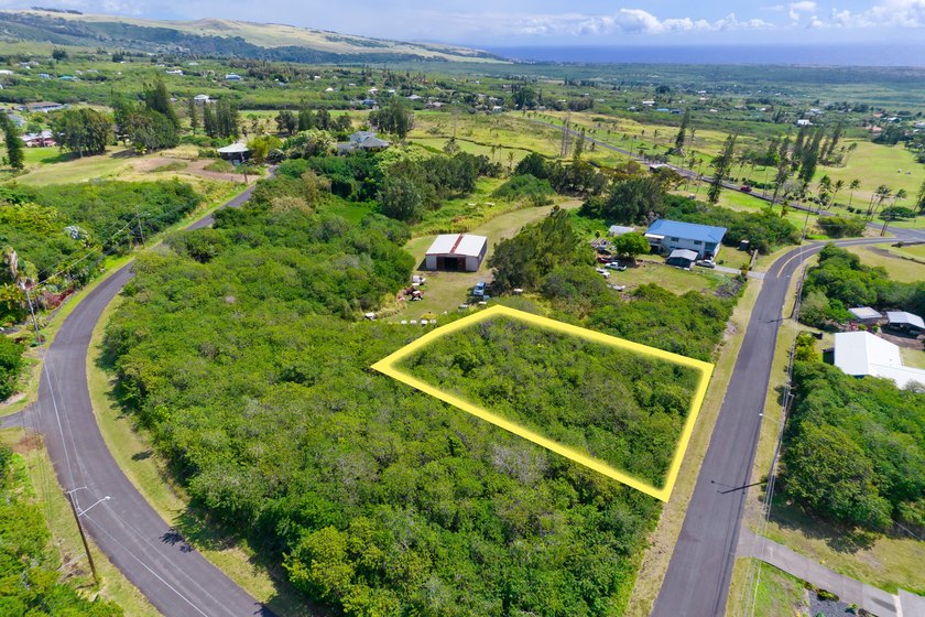 Vacant lot on Kaulua Street is a great opportunity to build in - Beach Lot for sale in Naalehu, Hawaii on Beachhouse.com