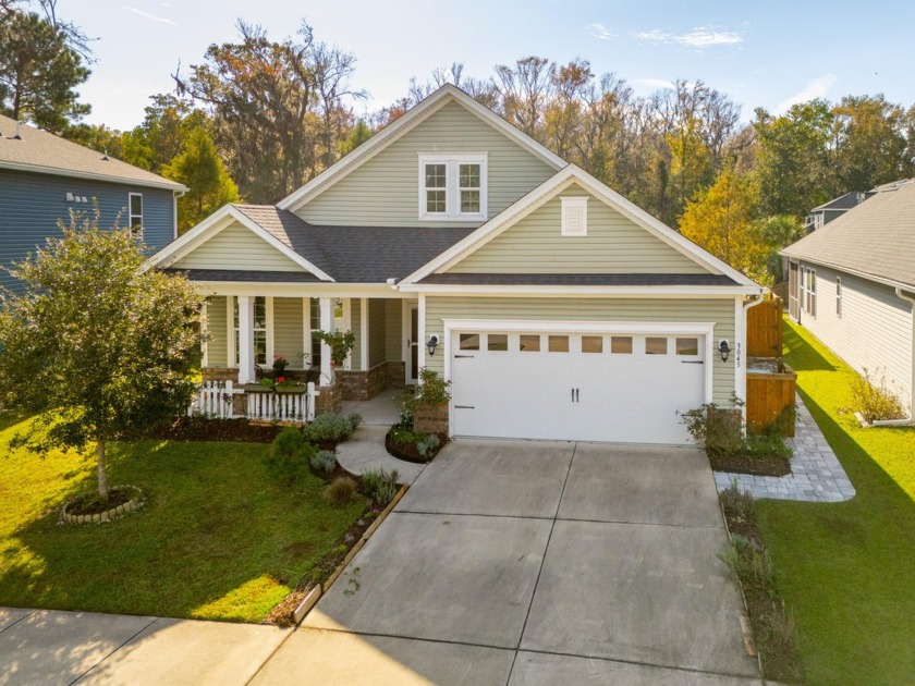 Welcome to 3045 Grand Bay Lane, an elegant single-level home on - Beach Home for sale in Johns Island, South Carolina on Beachhouse.com