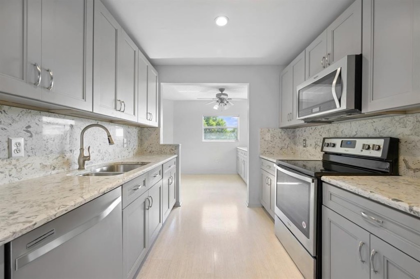 Welcome to Paradise. Luxury living at Century Village! Top floor - Beach Condo for sale in Pembroke Pines, Florida on Beachhouse.com