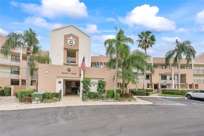 Beautiful 2 Bed/ 2 Bath Condo Located In Prestigious Fairfax At - Beach Condo for sale in Tamarac, Florida on Beachhouse.com