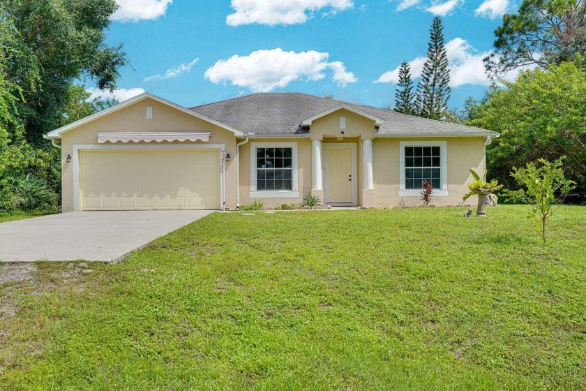 This 3-bedroom, 2-bath home in Vero Lake Estates offers plenty - Beach Home for sale in Vero Beach, Florida on Beachhouse.com