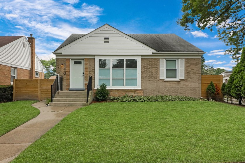 Your search ends here! STUNNING ranch home full of all the - Beach Home for sale in Skokie, Illinois on Beachhouse.com