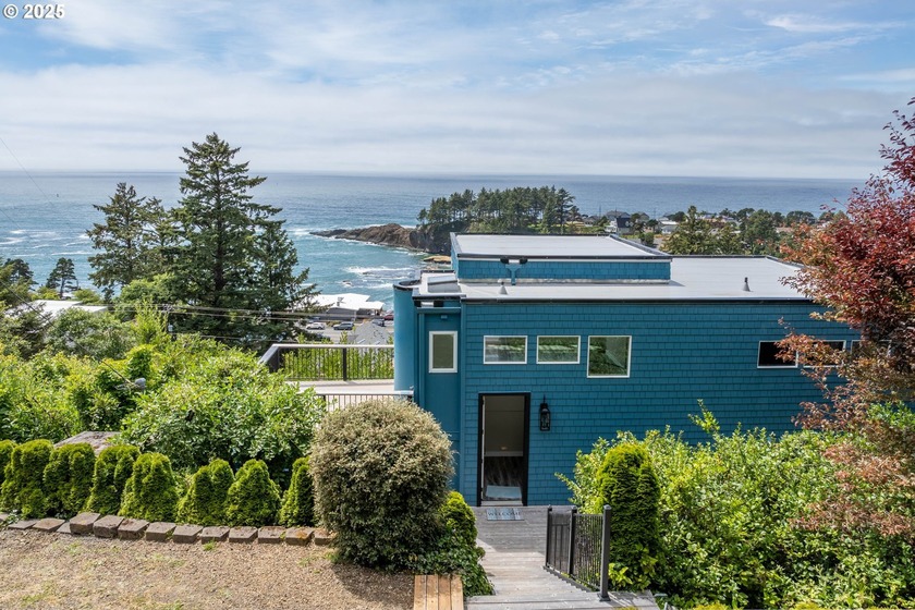 View of Views! 180~ degrees of dazzling Ocean and a commanding - Beach Home for sale in Depoe Bay, Oregon on Beachhouse.com