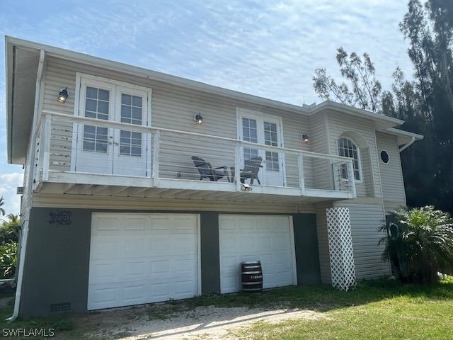 Incredible opportunity to own this beautiful Island style home - Beach Home for sale in Fort Myers, Florida on Beachhouse.com