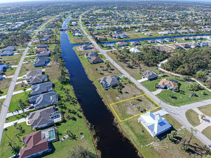 Buildable WATERFRONT Lot! 83 ft of fresh water canal frontage in - Beach Lot for sale in Rotonda West, Florida on Beachhouse.com