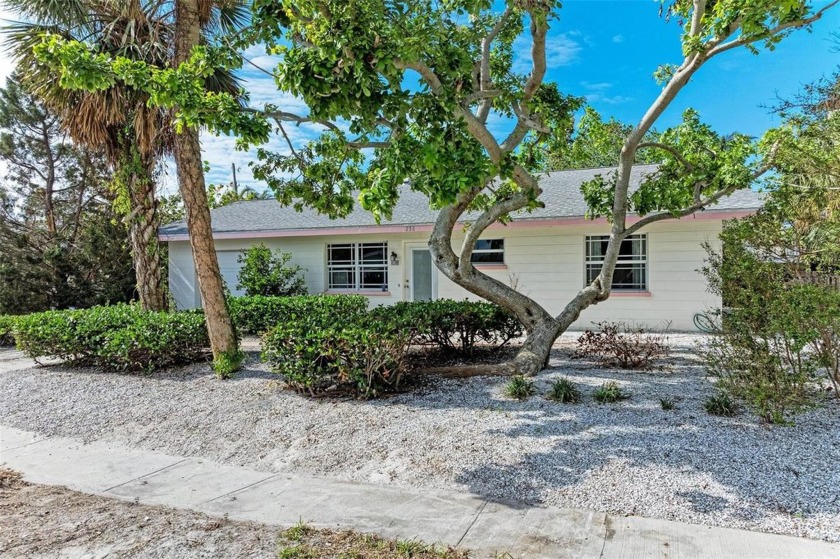 2 bedroom/2 bath home at the quiet north end of Holmes Beach - Beach Home for sale in Holmes Beach, Florida on Beachhouse.com