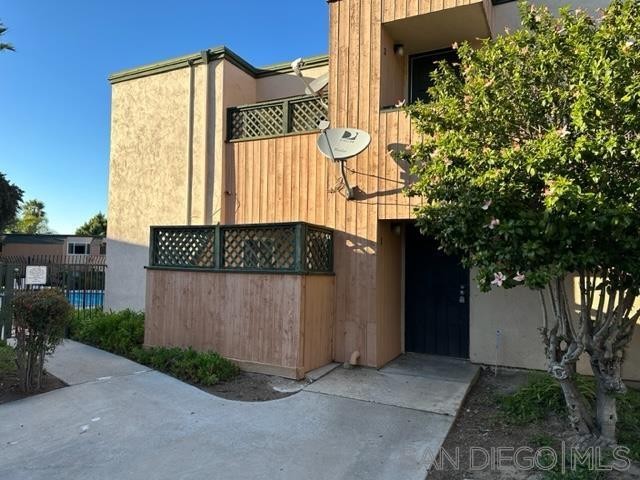 This charming 3 bedroom 2 bathroom, ground level unit offers - Beach Home for sale in San Diego, California on Beachhouse.com