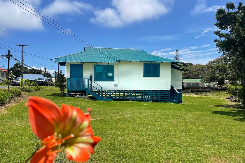Charming, fully restored 3-bedroom, 1-bath home set on a - Beach Home for sale in Naalehu, Hawaii on Beachhouse.com