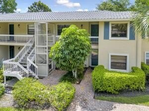Beautiful second floor unit overlooking the tranquil lake, unit - Beach Condo for sale in Boynton Beach, Florida on Beachhouse.com