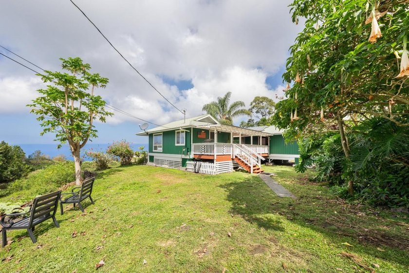 Private 5-acre retreat offering stunning ocean views and the - Beach Home for sale in Captain Cook, Hawaii on Beachhouse.com