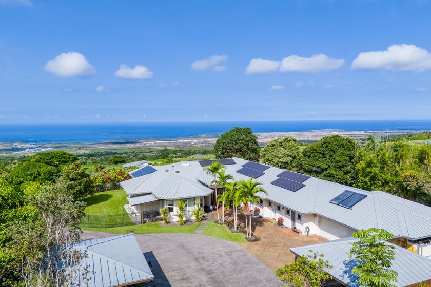 West Hawaii Ocean/ Coastline Views One acre, 4405 sq ft 4 - Beach Home for sale in Kailua Kona, Hawaii on Beachhouse.com