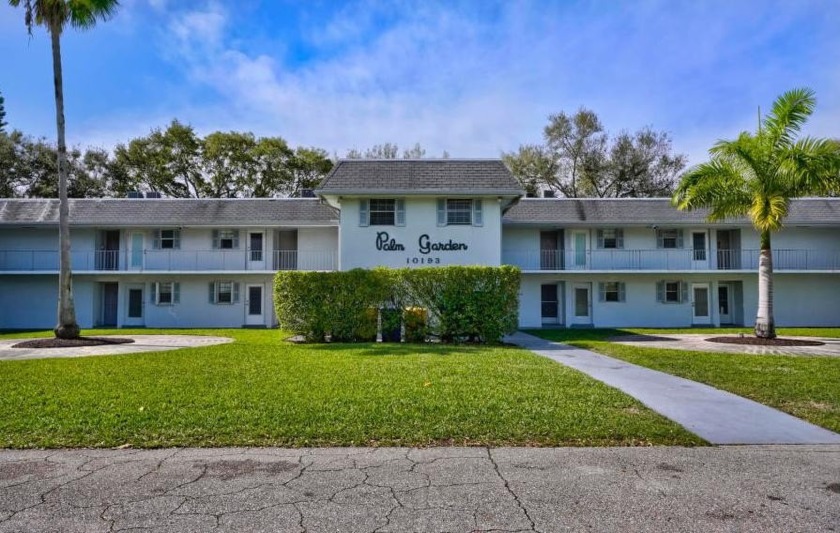 Renovated 2 BR, 2 BA light and bright condo located close to all - Beach Condo for sale in Palm Beach Gardens, Florida on Beachhouse.com