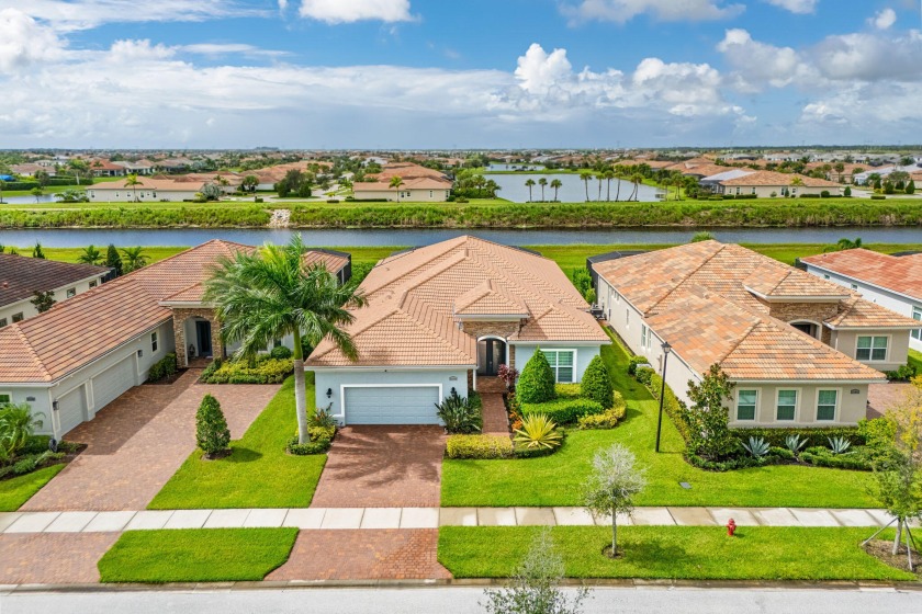 Enjoy luxury living in this beautifully upgraded 3,000sft home - Beach Home for sale in Port Saint Lucie, Florida on Beachhouse.com