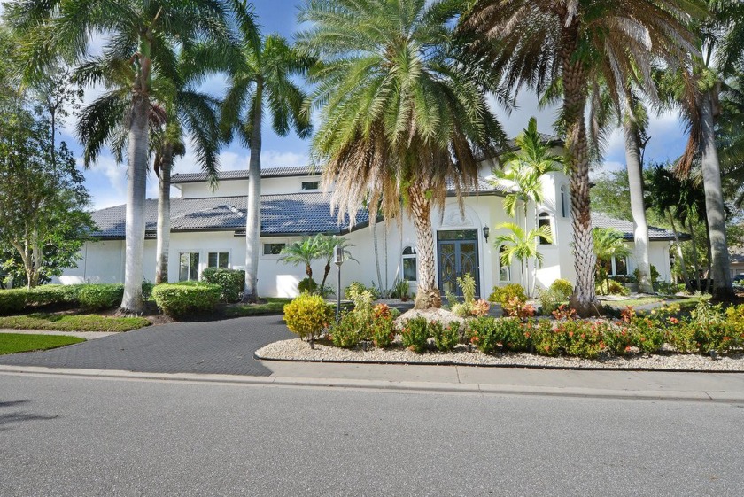 Enter the exclusive Boca Raton Plantation country club.Luxury - Beach Home for sale in Boca Raton, Florida on Beachhouse.com