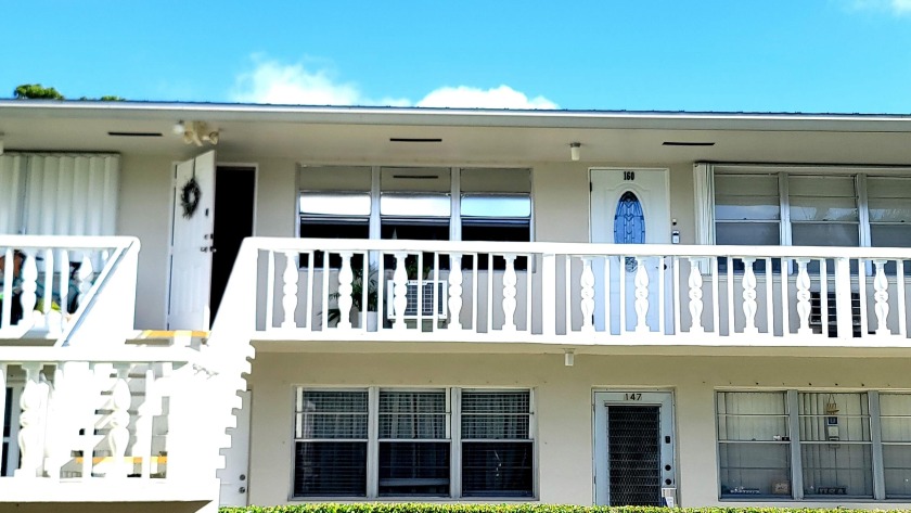 Bright and charming, lightly updated, one bedroom, one bath - Beach Condo for sale in West Palm Beach, Florida on Beachhouse.com