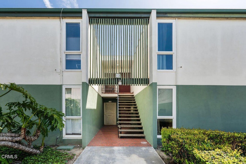 Charming 2 bedroom, 2 bath home in the heart of Ventura.  This - Beach Condo for sale in Ventura, California on Beachhouse.com