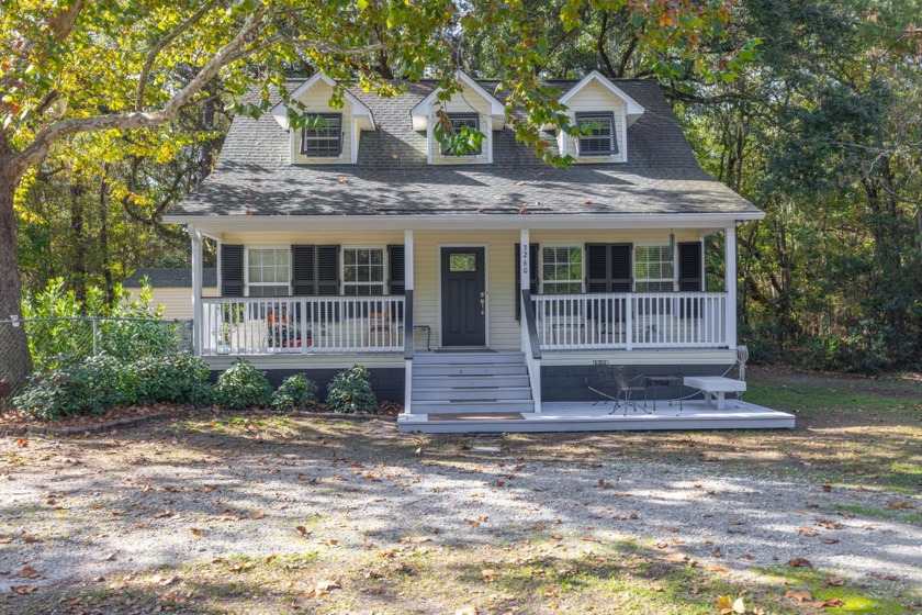 Welcome to your dream property in Johns Island! This three - Beach Home for sale in Johns Island, South Carolina on Beachhouse.com