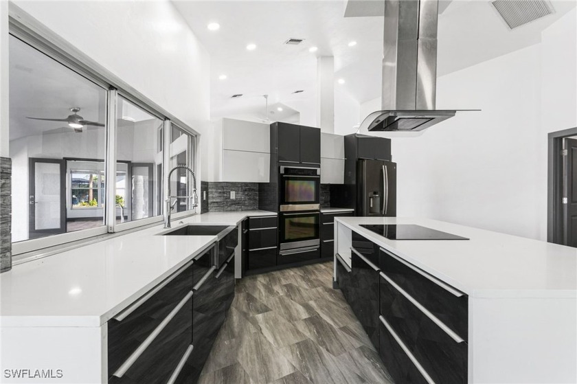 Owners Financing Available - call agent for details. Exquisite - Beach Home for sale in Fort Myers, Florida on Beachhouse.com