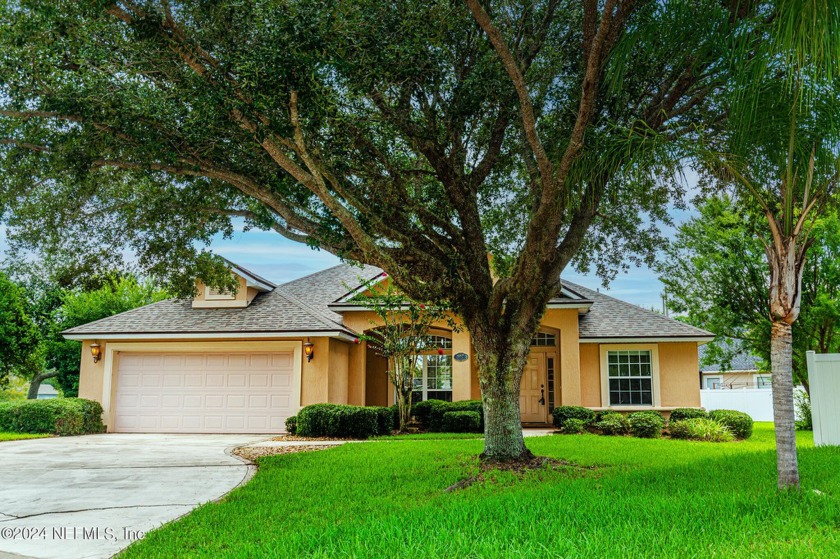 Fabulous open floor plan with with over 2000 sq ft of living - Beach Home for sale in Jacksonville, Florida on Beachhouse.com