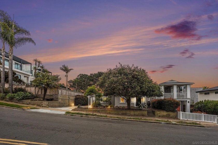 Charming 2+ bedroom home in highly desirable South OB, just - Beach Home for sale in San Diego, California on Beachhouse.com