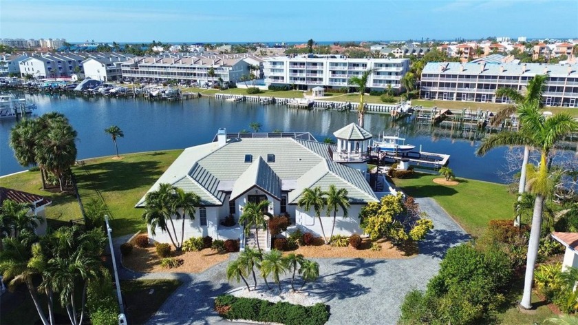 Discover an exquisite waterfront oasis with 280 FEET OF STUNNING - Beach Home for sale in St. Petersburg, Florida on Beachhouse.com