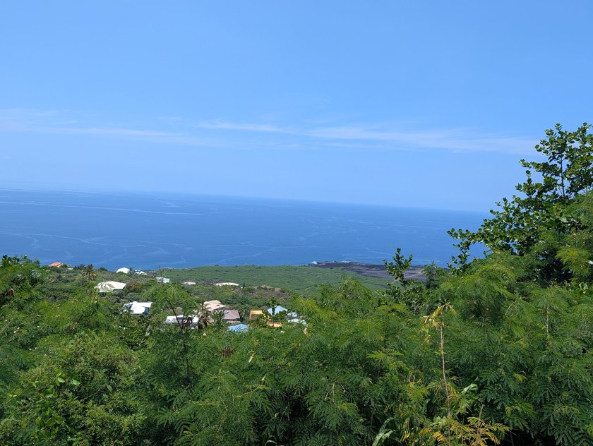 Beautiful, unblockable views of the coastline and the deep - Beach Lot for sale in Captain Cook, Hawaii on Beachhouse.com