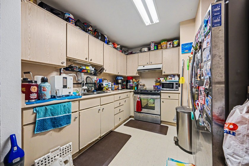 Royal Kunia Nice Three Bedroom, 2 Bath, Cozy Ground Floor End - Beach Condo for sale in Waipahu, Hawaii on Beachhouse.com