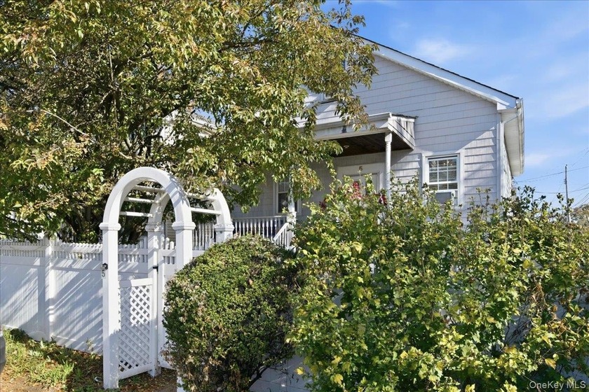 Exceptional opportunity in desirable Bayville. This unique - Beach Home for sale in Bayville, New York on Beachhouse.com