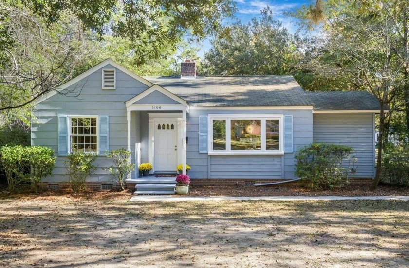 Nestled in the northwest corner of the sought-after Park Circle - Beach Home for sale in North Charleston, South Carolina on Beachhouse.com