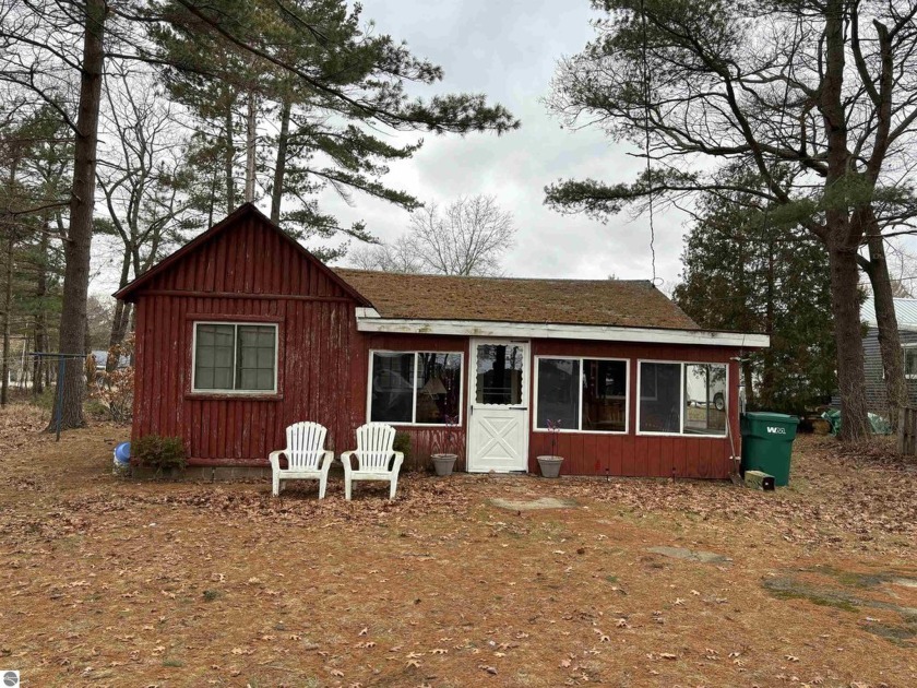 Your up north cottage is waiting for you.  This cute 3 bedroom/1 - Beach Home for sale in East Tawas, Michigan on Beachhouse.com