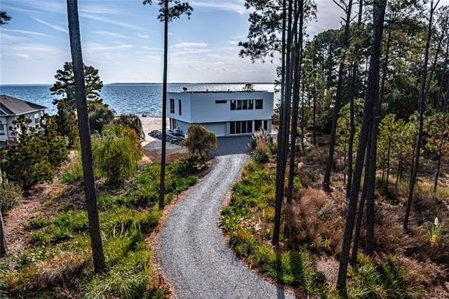 An exceptional luxury waterfront property designed to fully - Beach Home for sale in White Stone, Virginia on Beachhouse.com