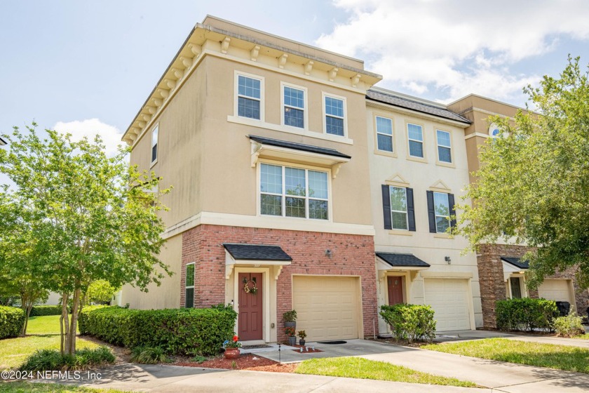 Welcome to luxury living in prestigious Georgetown! This - Beach Townhome/Townhouse for sale in Jacksonville, Florida on Beachhouse.com