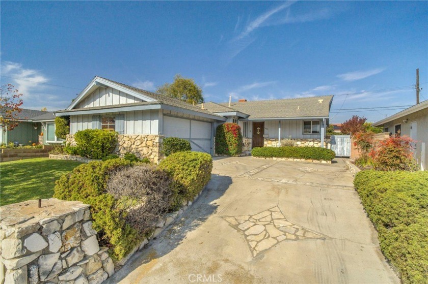 We are extremely excited to bring you This fabulous 3+2 - Beach Home for sale in Torrance, California on Beachhouse.com