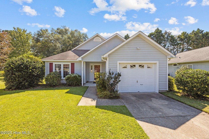 Welcome to this beautifully maintained and fully furnished - Beach Home for sale in New Bern, North Carolina on Beachhouse.com