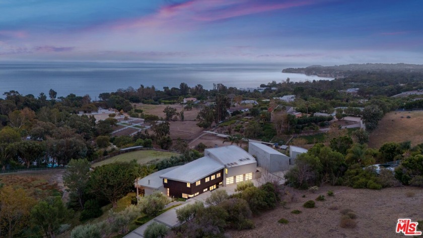 Welcome to a world of coastal luxury and endless possibilities - Beach Home for sale in Malibu, California on Beachhouse.com