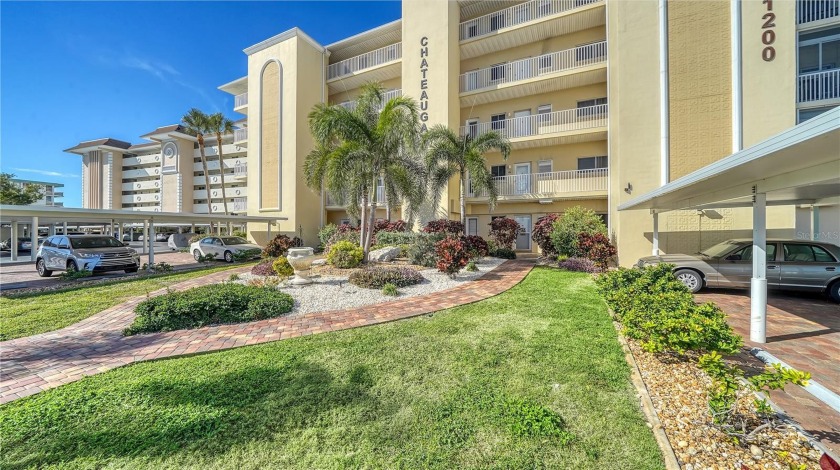 PRICED BELOW AVERAGE PRICE/SQ FT FOR CONDOS ON THE GULF!  Finest - Beach Condo for sale in Venice, Florida on Beachhouse.com