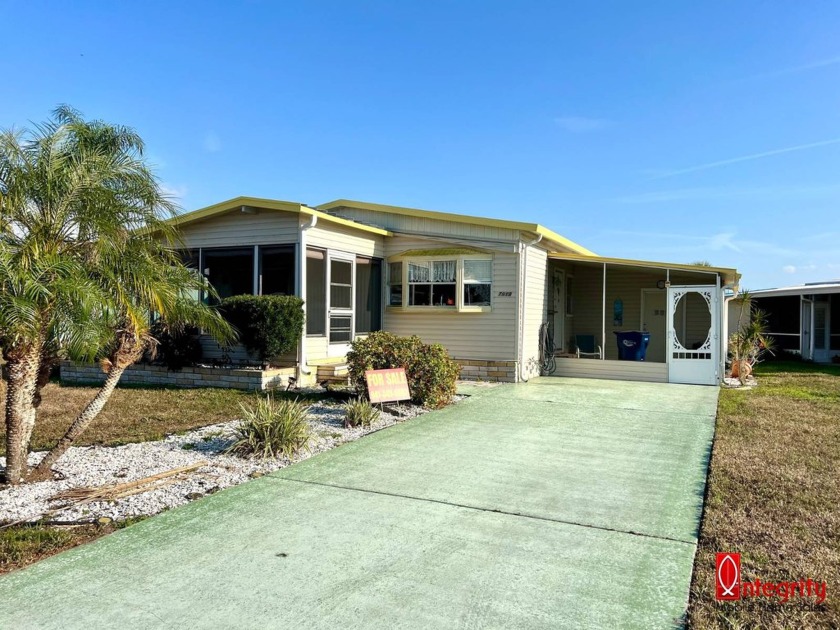 Waterview without the waterview price!  This two-bedroom - Beach Home for sale in Ellenton, Florida on Beachhouse.com