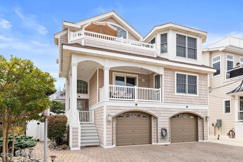 Welcome to 14 E 44th Street !  This  fully furnished ocean block - Beach Home for sale in Long Beach Island, New Jersey on Beachhouse.com