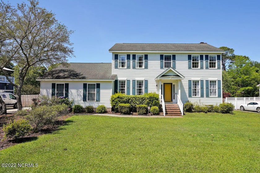 Located in popular Lamb's Bluff at Tidewater Plantation, this 4 - Beach Home for sale in Wilmington, North Carolina on Beachhouse.com