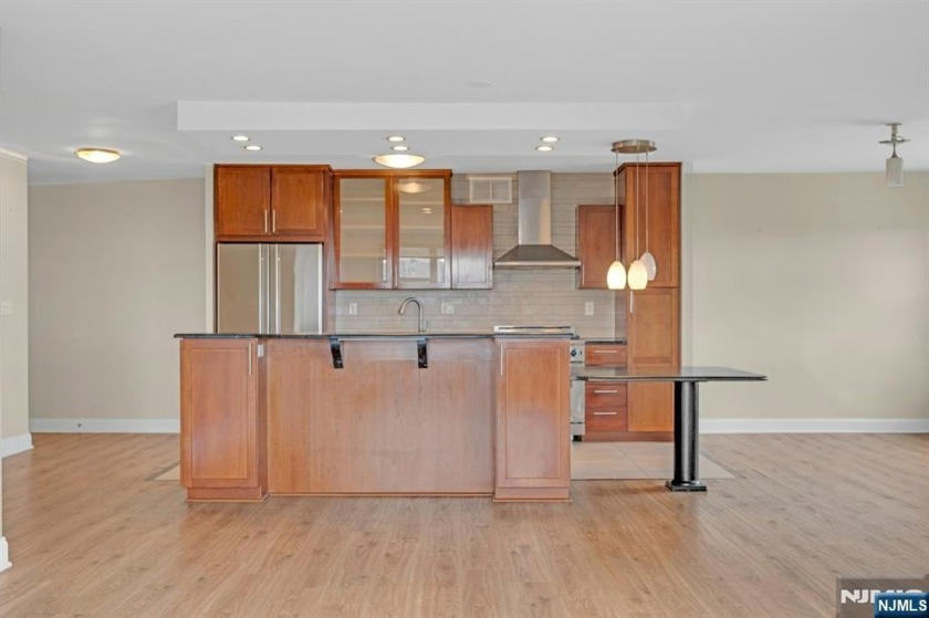 The first thing that catches your eyes when you enter 21S is the - Beach Condo for sale in Fort Lee, New Jersey on Beachhouse.com