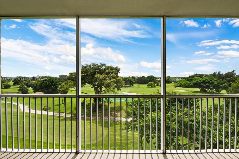 SPECTACULAR GOLF COURSE VIEWS FROM THIS BEAUTIFULLY UPGRADED - Beach Condo for sale in Pompano Beach, Florida on Beachhouse.com
