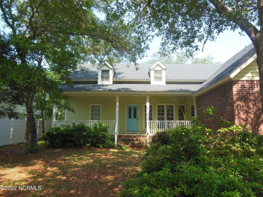 Spacious 3 bed, 2 bath with office and 2 car attached garage on - Beach Home for sale in Oak Island, North Carolina on Beachhouse.com