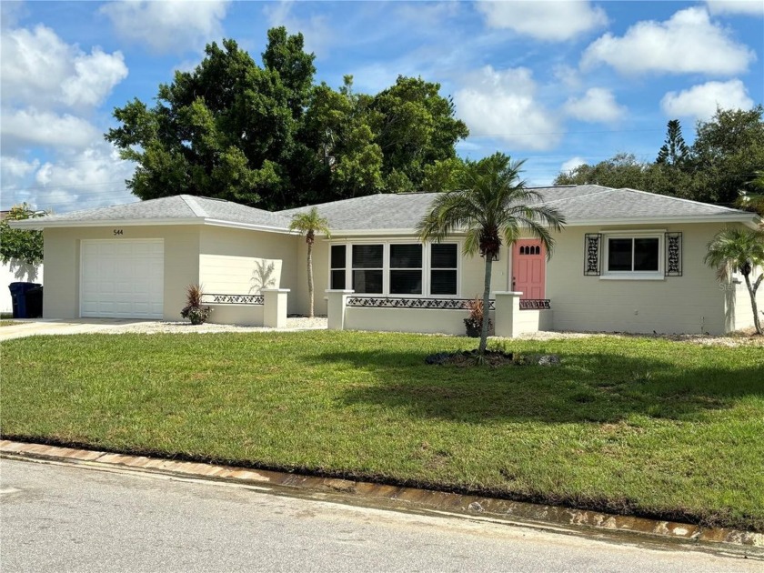 This 1504+ square foot ( under brand new a/c)beauty sits very - Beach Home for sale in Venice, Florida on Beachhouse.com