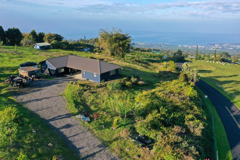 Welcome to your private slice of paradise in the highly - Beach Home for sale in Holualoa, Hawaii on Beachhouse.com