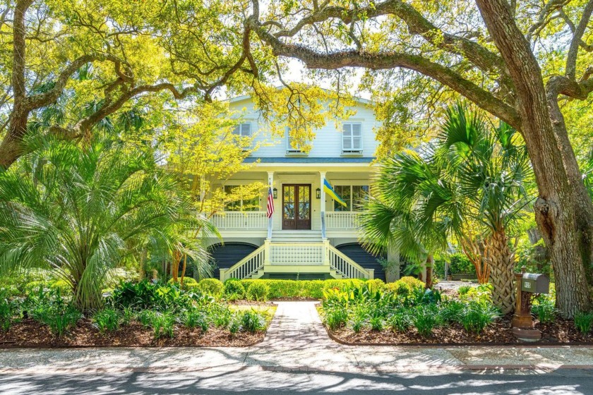 This center-hall style residence offers over 5,800 sqft. of - Beach Home for sale in Mount Pleasant, South Carolina on Beachhouse.com