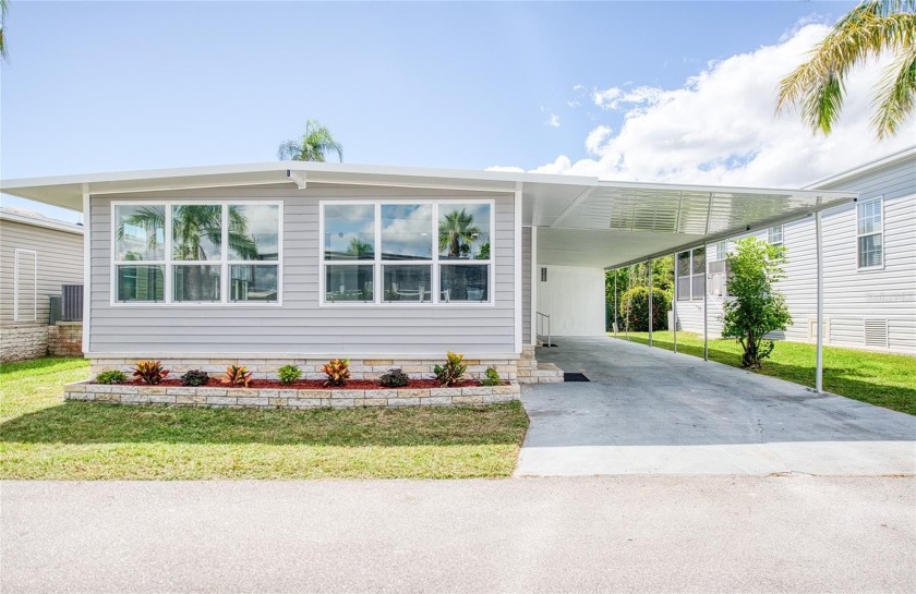 ESCAPE TO FLORIDA! Welcome to this newly remodeled two bedroom - Beach Home for sale in Clearwater, Florida on Beachhouse.com