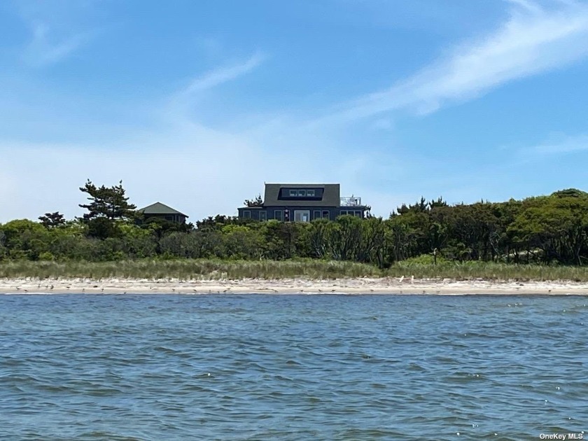 OCEANFRONT & BAYFRONT PVT BEACH HOUSE W/ SEP COTTAGE! PANORAMIC - Beach Home for sale in Water Island, New York on Beachhouse.com