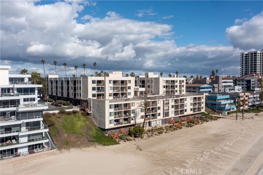 Experience your coastal lifestyle with spectacular ocean - Beach Condo for sale in Long Beach, California on Beachhouse.com