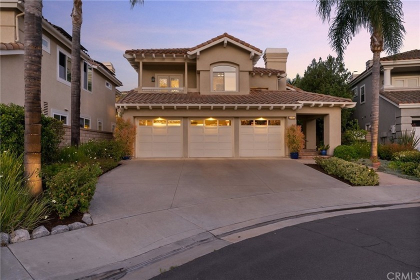 Magnificent move-in ready home in the serene community of - Beach Home for sale in Mission Viejo, California on Beachhouse.com